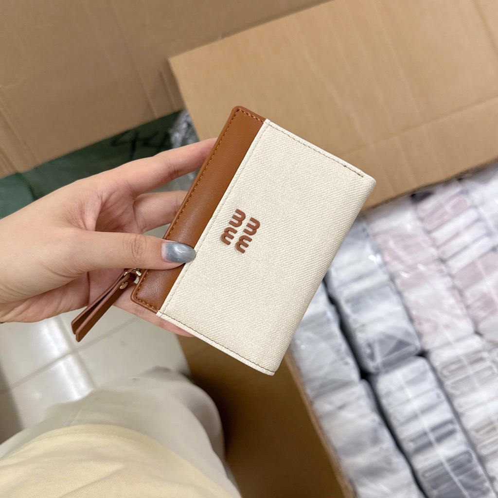 PHỤ KIỆN - VÍ CẦM TAY MIU MIU NHIỀU MÀU