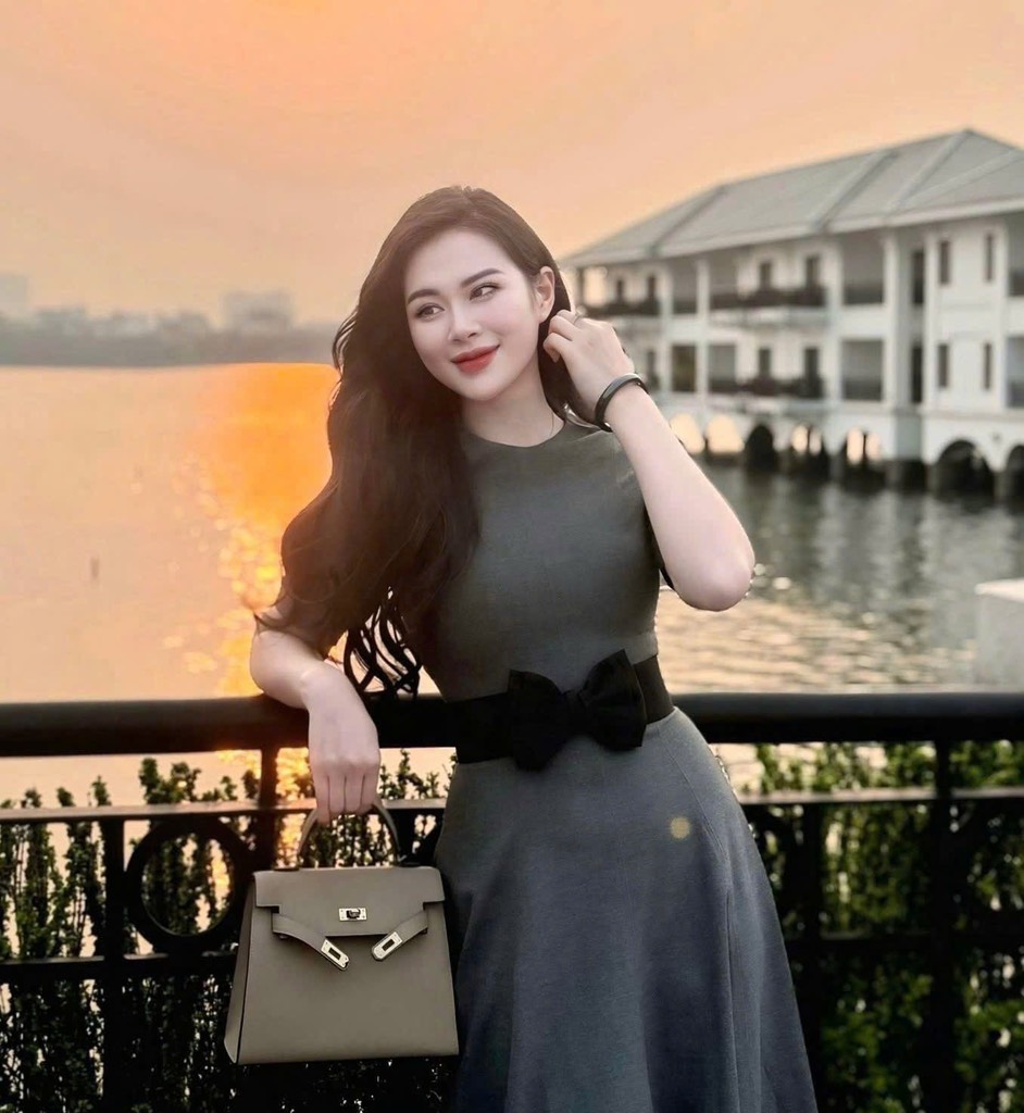 VÁY XOÈ LI DỌC CÓ NƠ MÀU XÁM NỮ (SALE 149k)