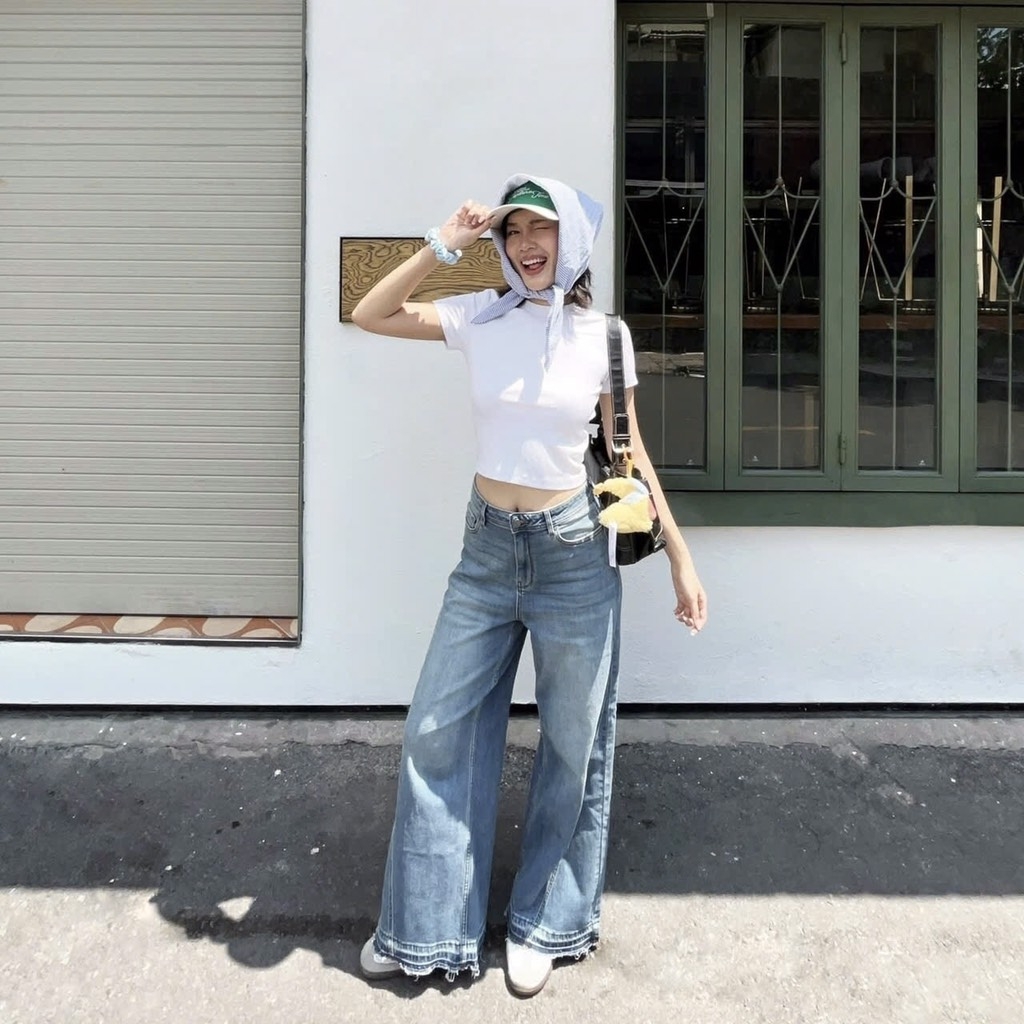 QUẦN JEANS NỮ LOE GẤU VẠT KIỂU