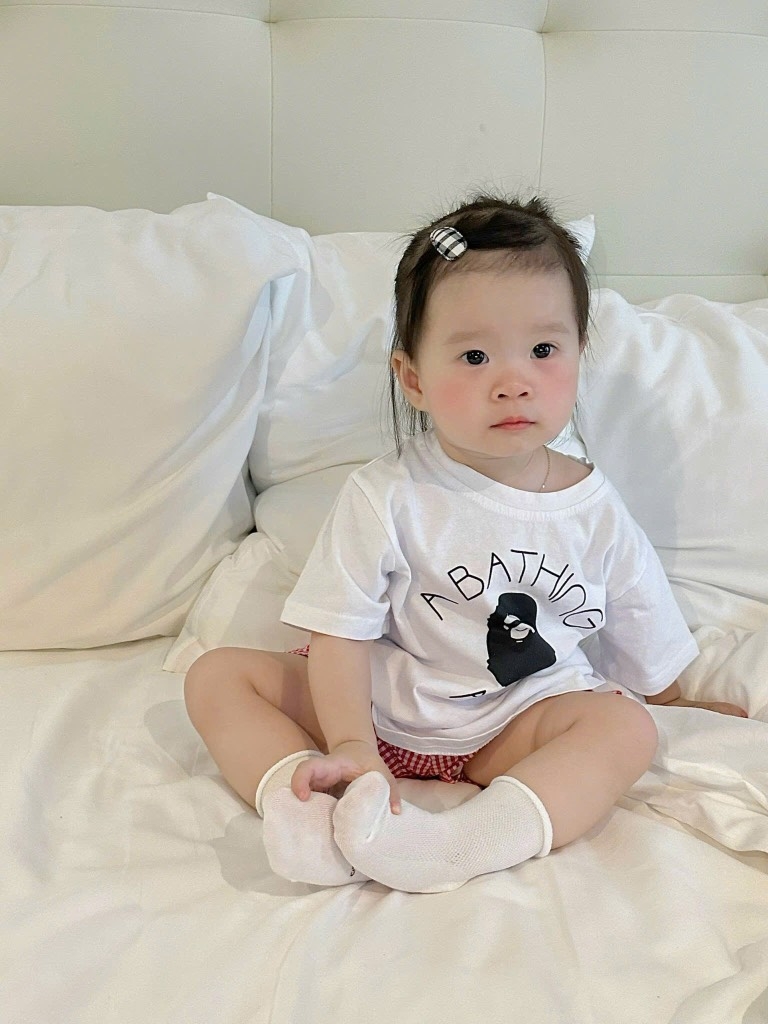 SET 2 BỘ HỒNG TRẮNG ABATHING APE BÉ TRAI BÉ GÁI (XẢ 79k)