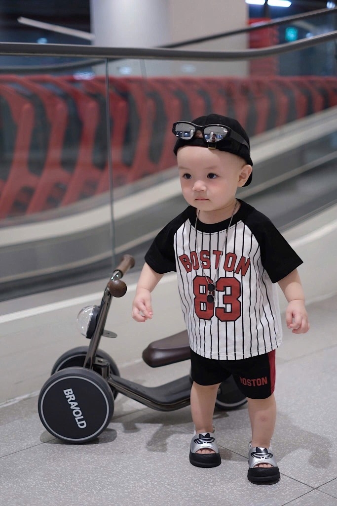 SET BỘ COTTON ĐEN PHỐI SỌC BOSTON 83 CHO BÉ TRAI