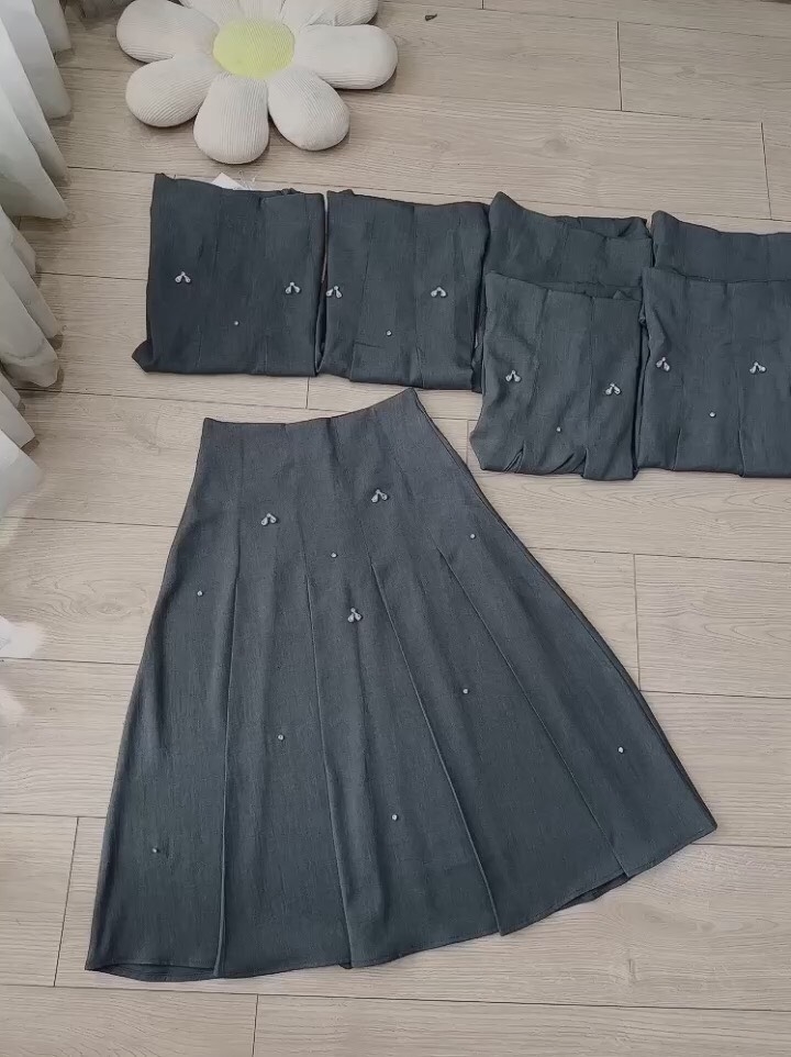 CHÂN VÁY XẾP LI ĐÍNH ĐÁ NỮ SẴN(XẢ 65k)