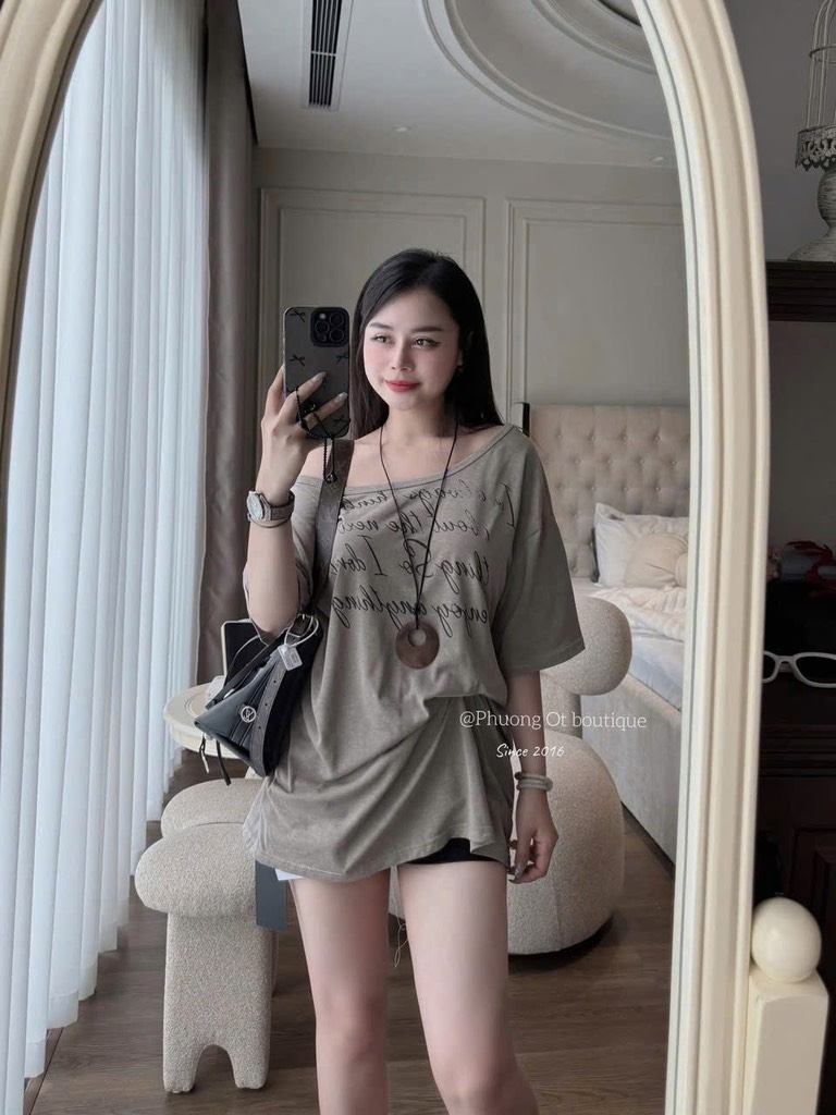 ÁO THUN CHỮ TRỄ VAI NỮ