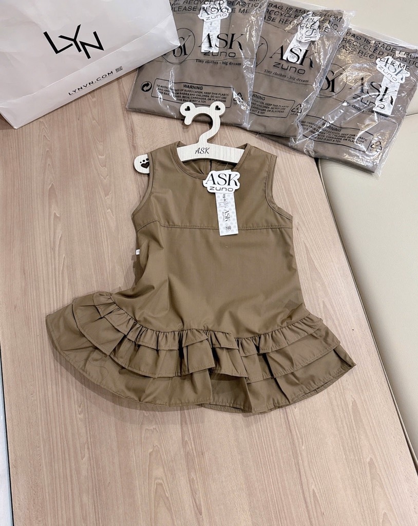 VÁY 3 TẦNG SÁT NÁCH NÂU TÂY BÉ GÁI