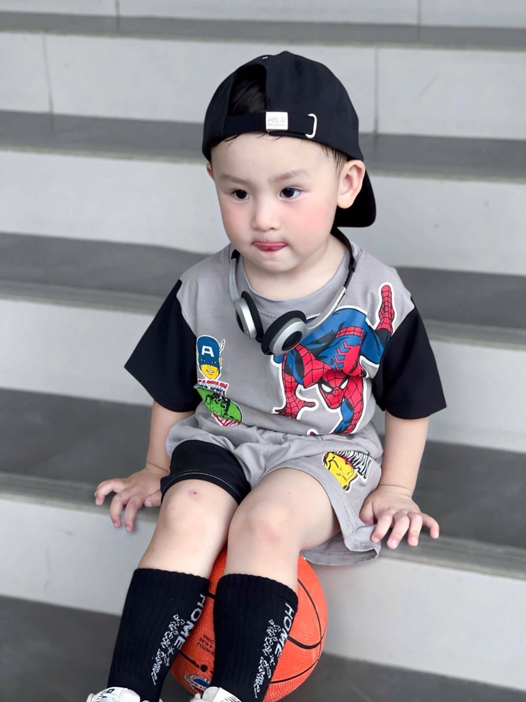 SET SIÊU NHÂN PHỐI ỐNG TAY ĐEN BÉ TRAI SẴN