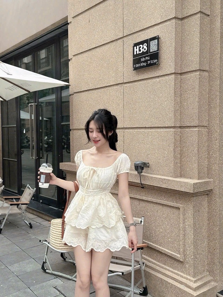 SET BỘ REN CỔ VUÔNG KÈM QUẦN ĐÙI PHỐI REN NỮ SẴN