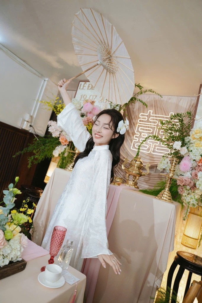 SET ÁO DÀI KHUY NGỌC LỤA TẰM NỮ