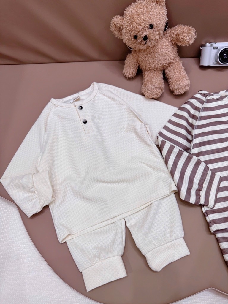 SET 2 BỘ DÀI TỔ ONG KEM KẺ BÉ TRAI SẴN