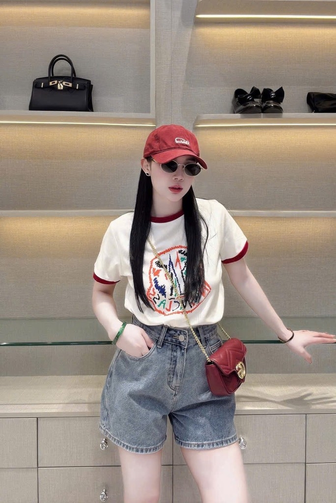 SET ĐỒ SHORT BÒ PHỐI VIỀN ĐỎ HOẠ TIẾT NỮ