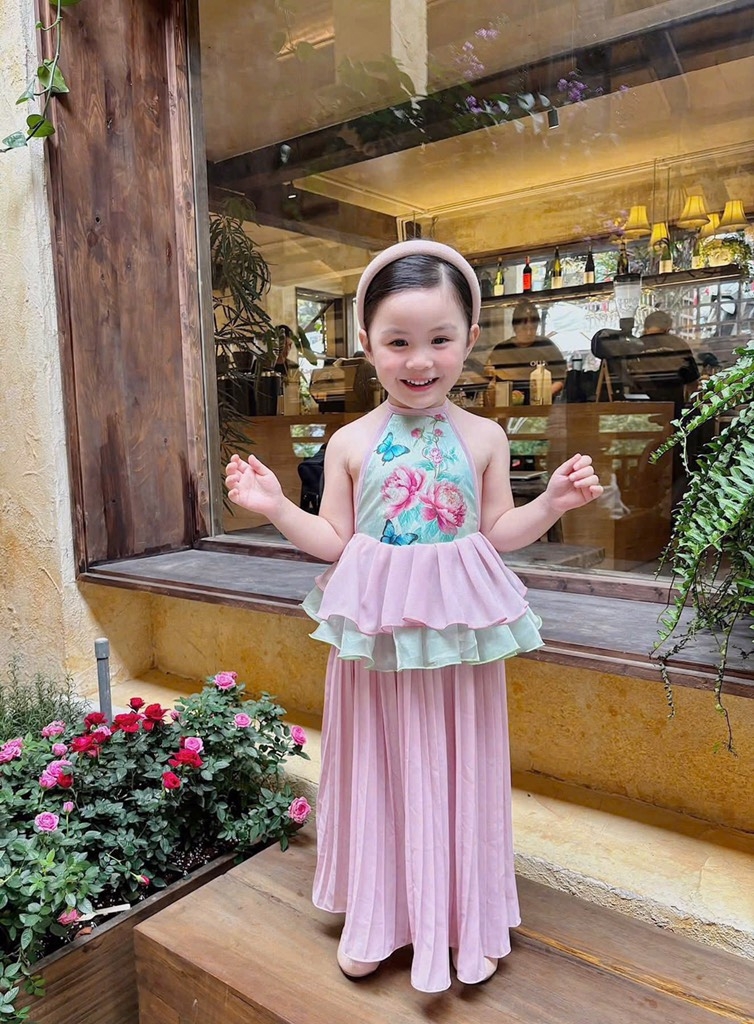 YẾM XANH HỒNG BÉ GÁI