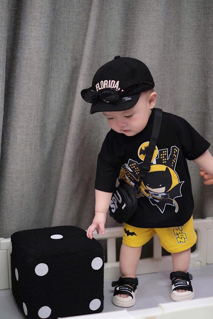 SET BỘ COTTON BATMAN TONE ĐEN VÀNG CHO BÉ TRAI( xả 57k )