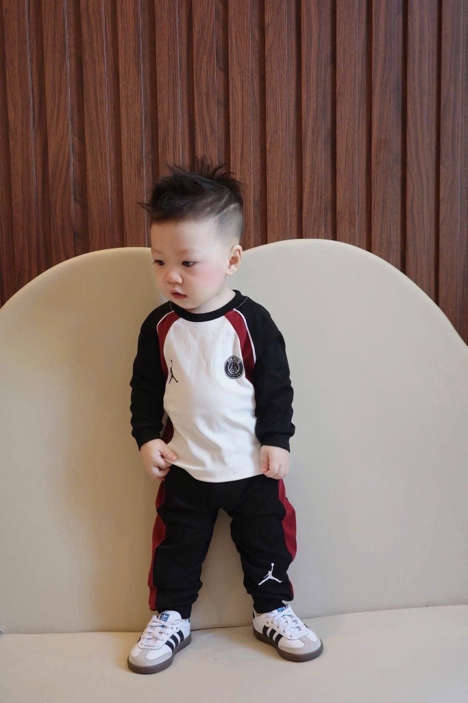 SET BỘ ĐEN TRẮNG ĐỎ PHỐI BÉ TRAI