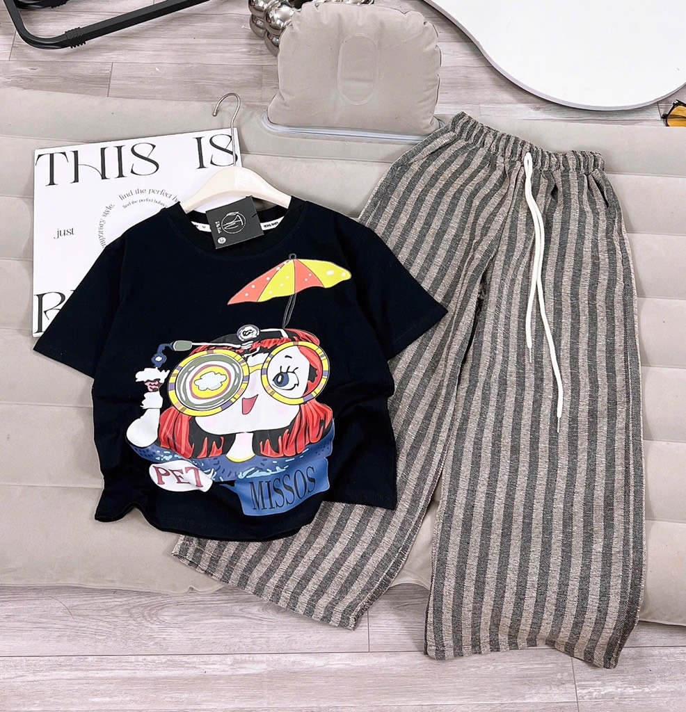 SET BÉ GÁI SZ ĐẠI QUẦN KẺ CÔ GÁI ĐEO KÍNH