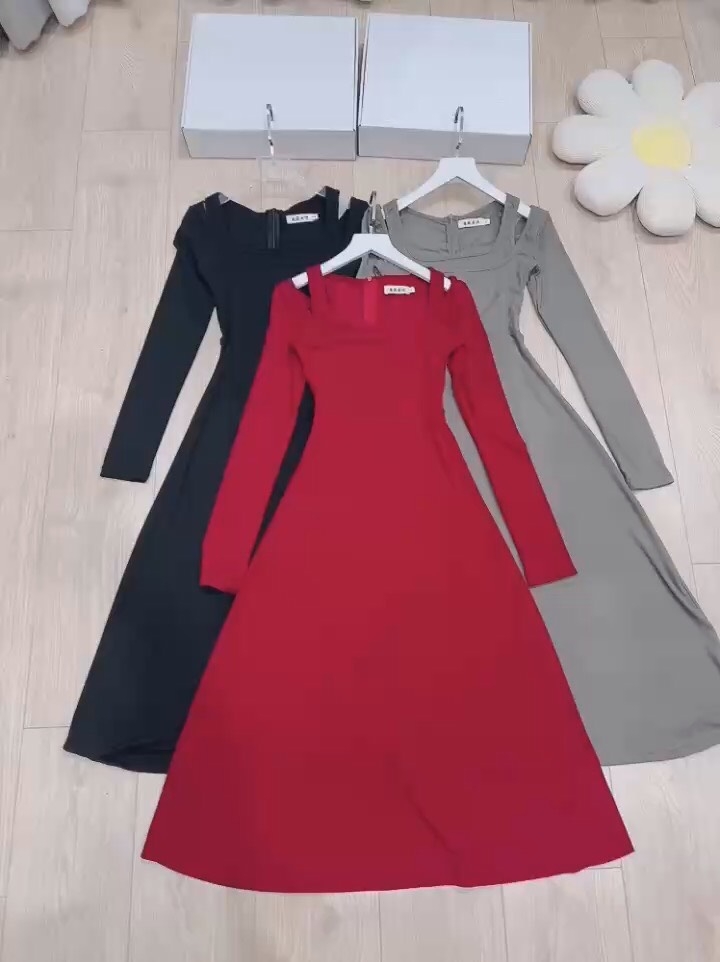 VÁY LEN MIDI CỔ VUÔNG ĐAN(xả 128k)