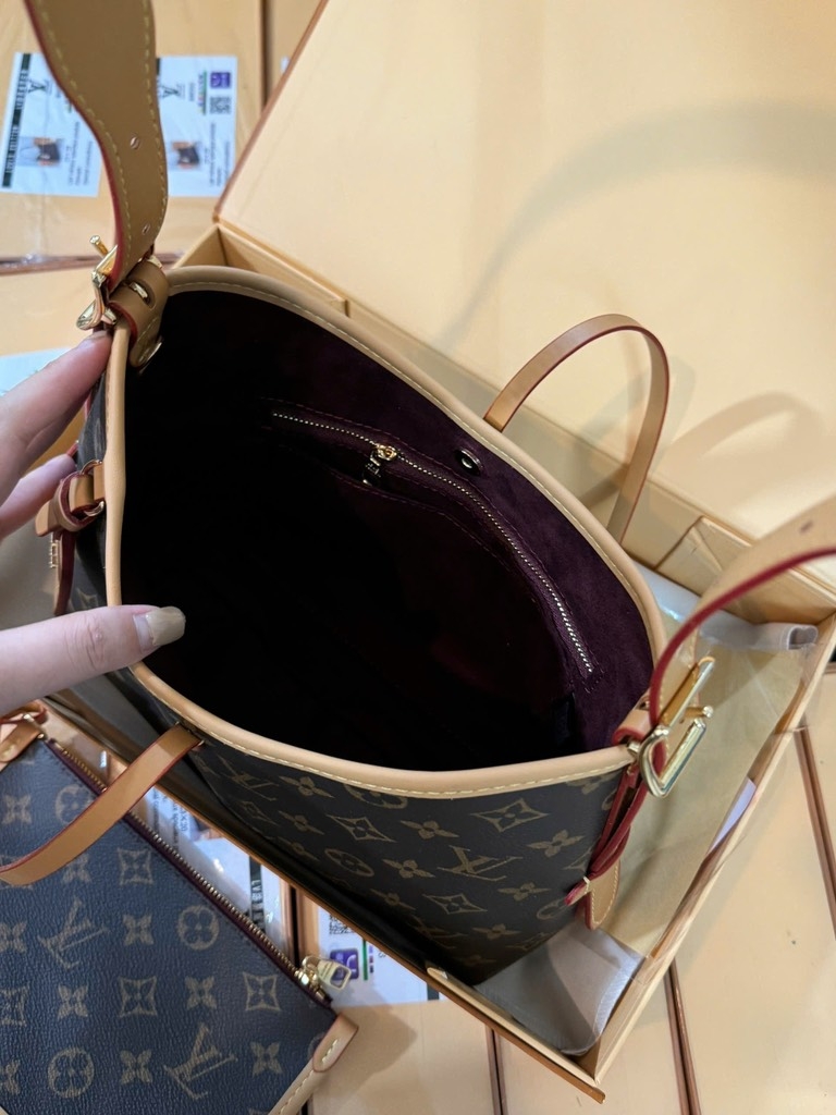 TÚI XÁCH - TÚI LV CARRYALL HỘP NAM CHÂM NỮ