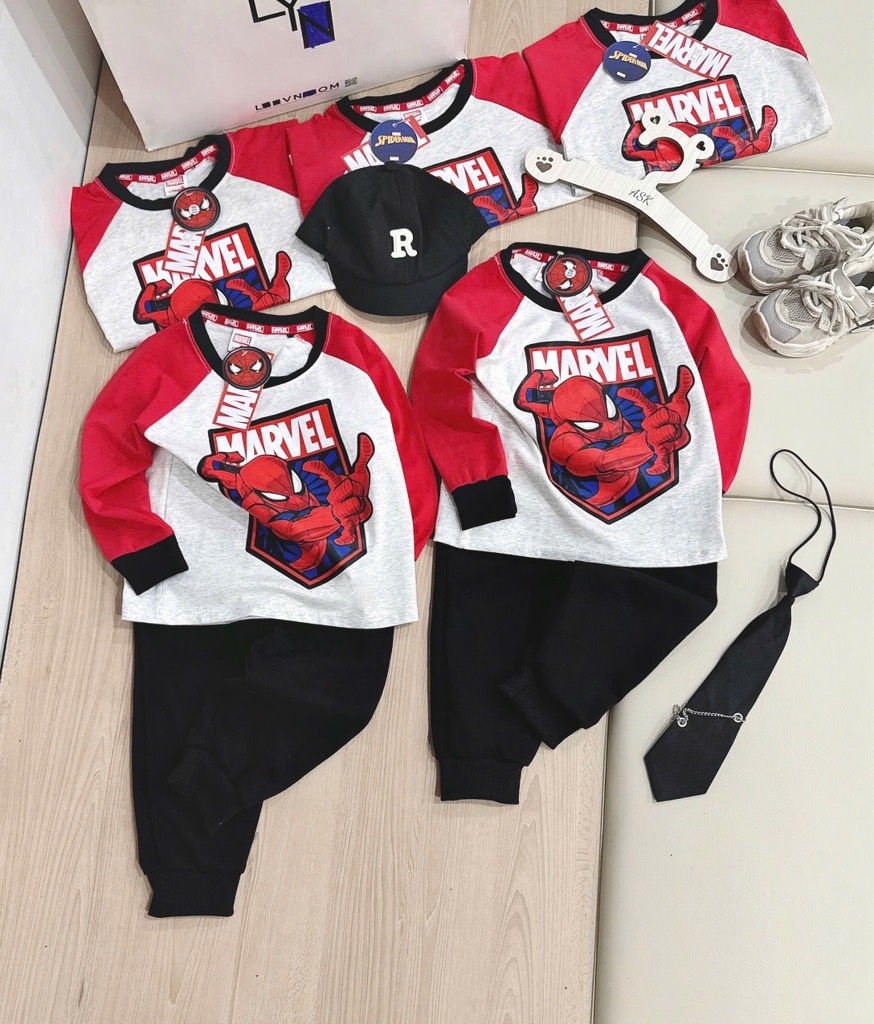 SET BỘ DÀI NGƯỜI NHỆN – QUẦN CHÂN CUA ĐỎ ĐEN BÉ TRAI