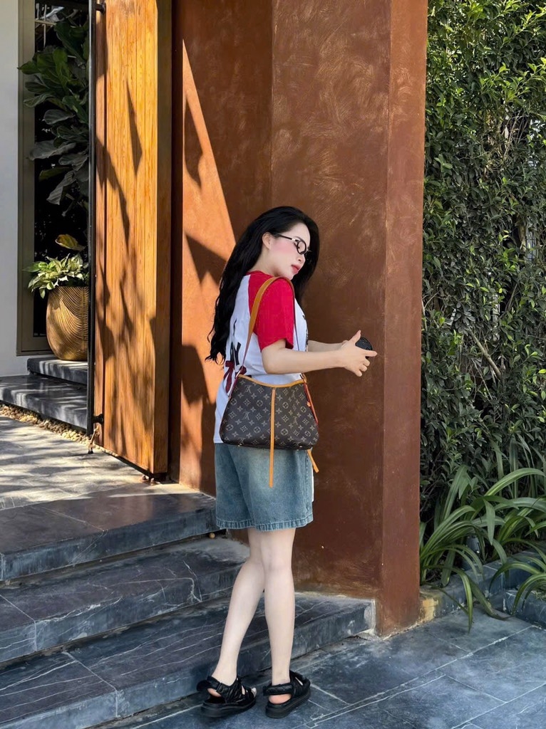 SET BỘ QUẦN JIEAN ÁO PHÔNG CÔ GÁI ĐỎ NỮ