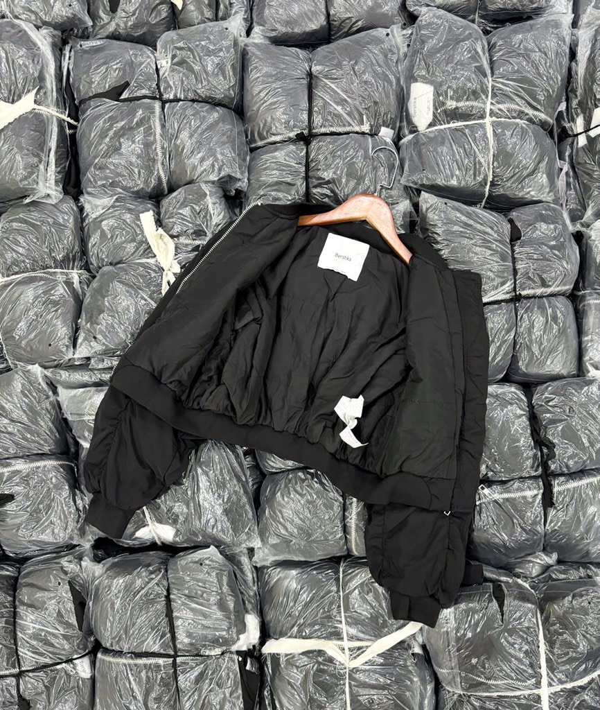 ÁO KHOÁC PHAO BOMBER BERSHKA DƯ XỊN NỮ THU ĐÔNG