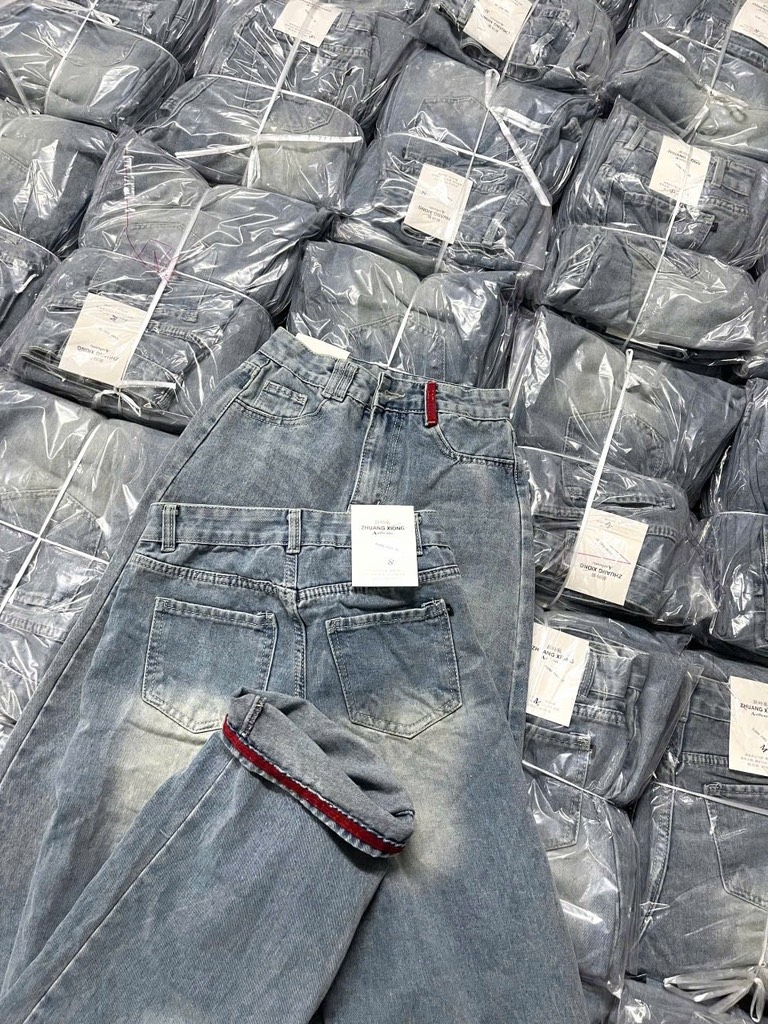 QUẦN SUÔNG JEAN NỮ PHỐI ĐỈA ĐỎ SẴN