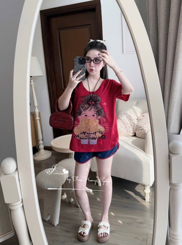 SET BỘ ÁO THUN ĐỎ CÔ GÁI MIX QUẦN CHUN XANH NỮ SẴN