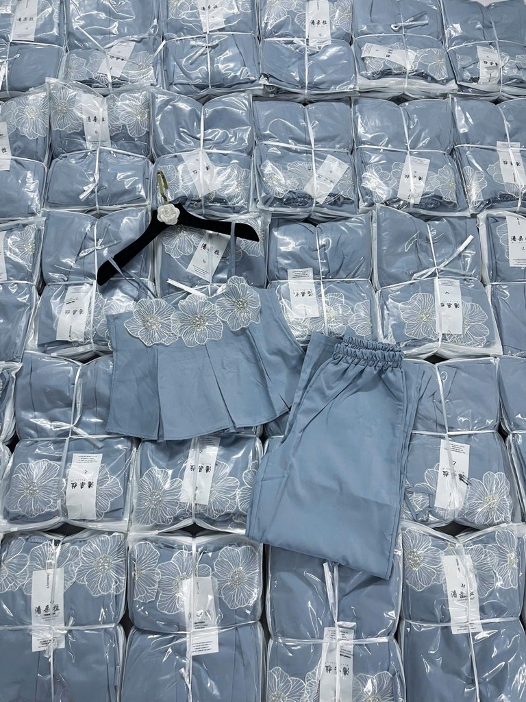 SET ÁO 2 DÂY ĐÍNH HOA KÈM QUẦN SUÔNG XANH NỮ