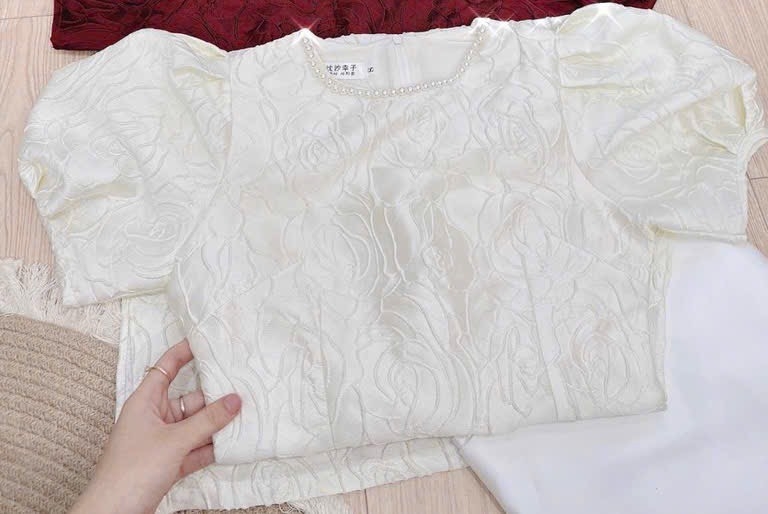 ÁO DÀI GẤM 2 LỚP MÀU KEM SẴN