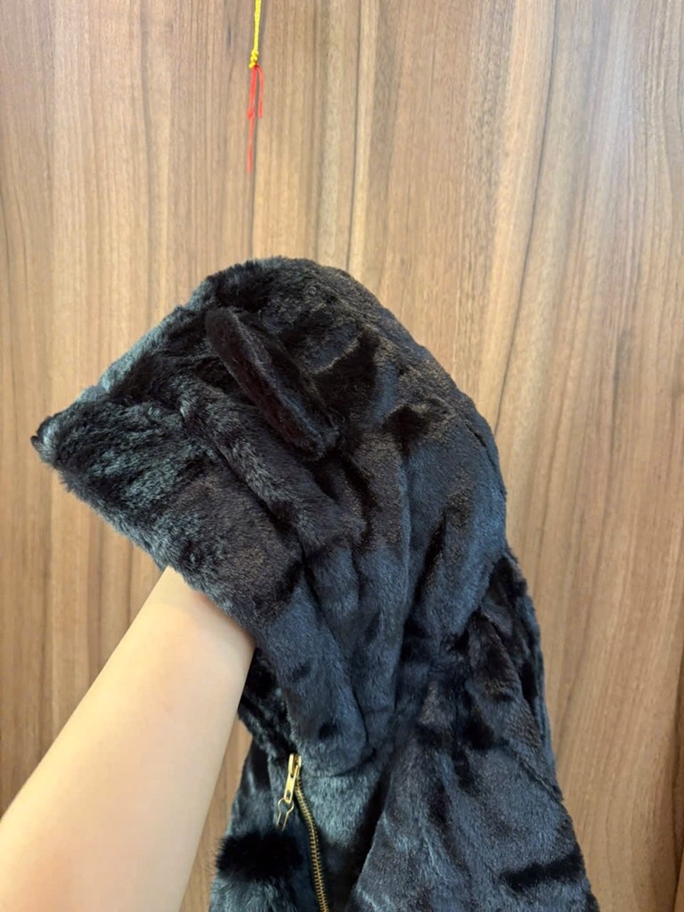 ÁO KHOÁC LÔNG ĐEN MŨ TAI GẤU NỮ THU ĐÔNG