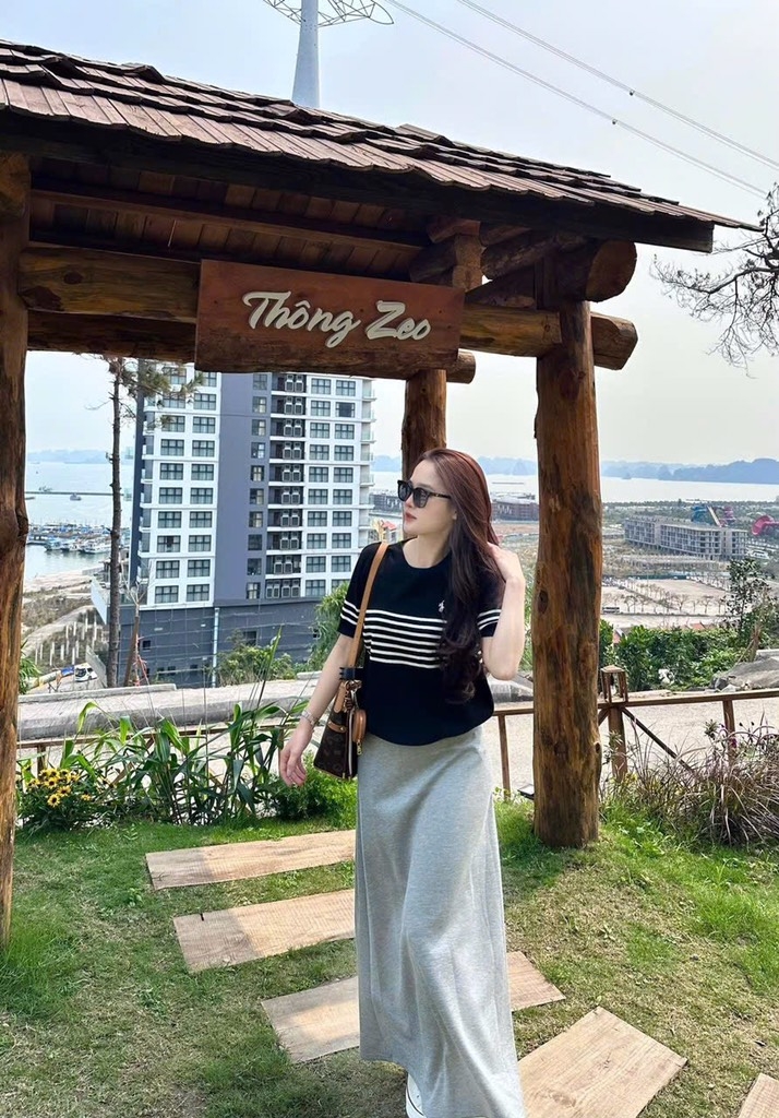 ÁO KẺ THÊU NGỰA SIU SIU HOT NỮ