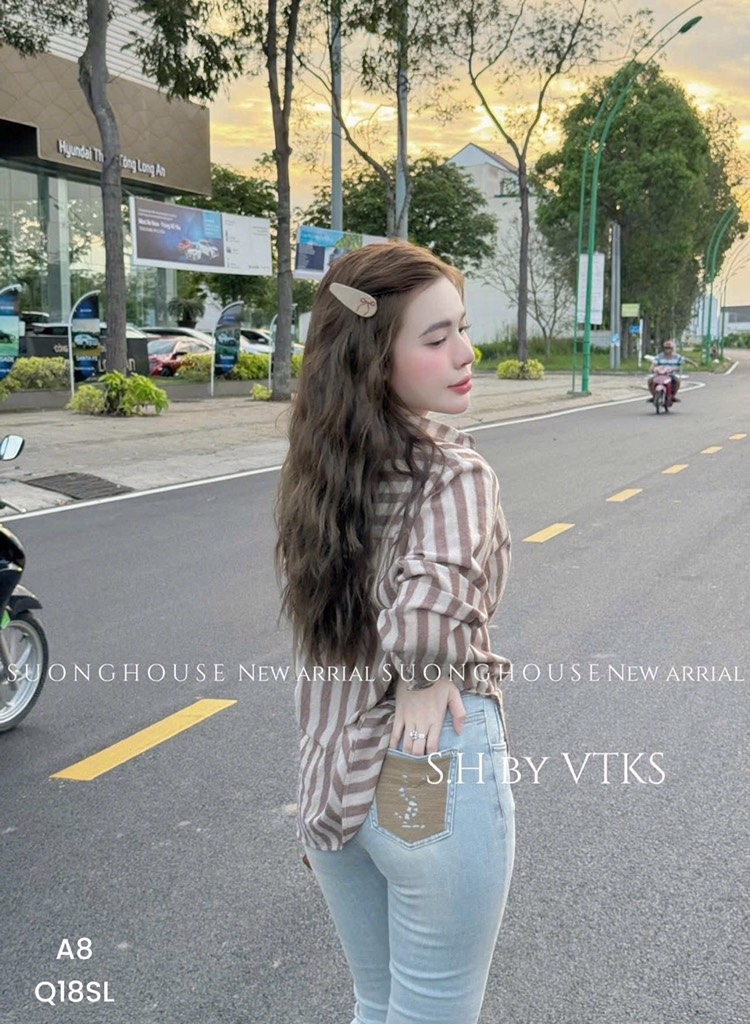 ÁO SƠ MI KẺ SỌC TÚI TRƯỚC NỮ