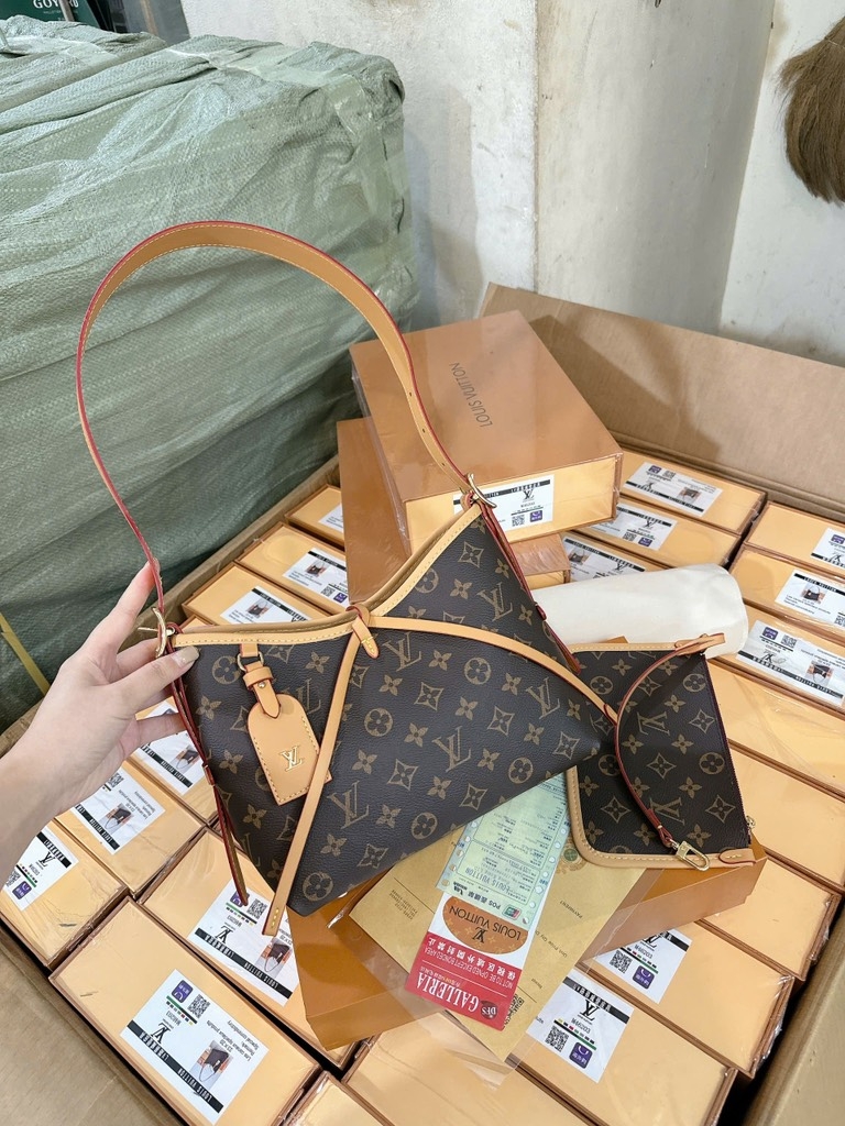 TÚI XÁCH - TÚI LV CARRYALL HỘP NAM CHÂM NỮ