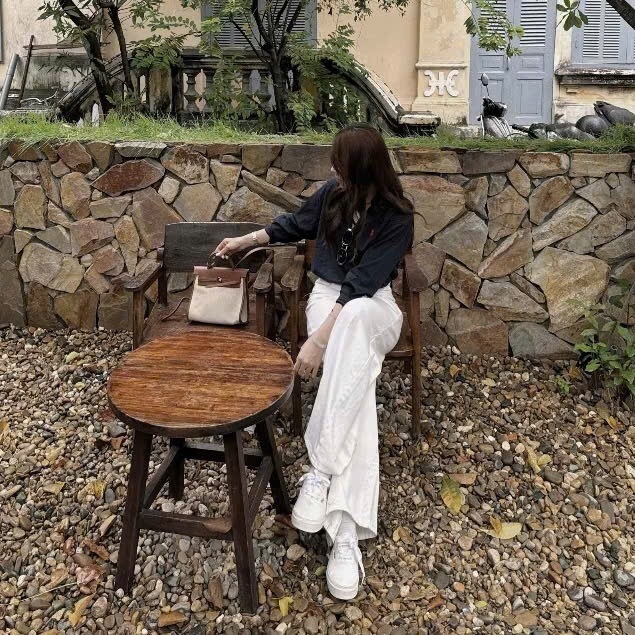 ÁO SƠ MI XANH THAN THÊU NGỰA DÀI TAY NỮ SẴN( XẢ 75k )