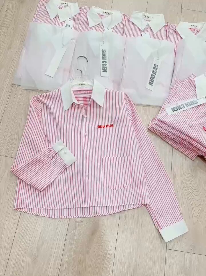 ÁO SƠ MI MIU MIU CỔ PHỐI CÚC NGỌC SẴN( xả 99k )