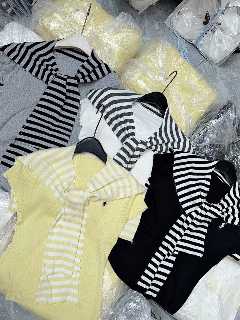 ÁO LEN KÈM KHĂN CỔ NỮ