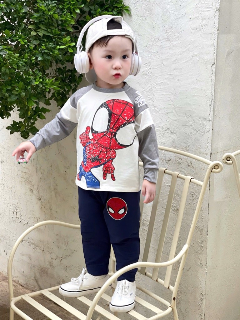 BỘ DÀI NGƯỜI NHỆN NHŨ PHỐI MÀU GHI THAN BÉ TRAI SẴN