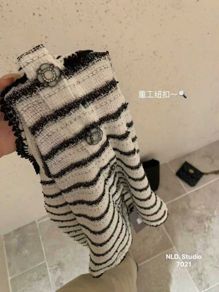 ÁO LEN KẺ TRỄ VAI QC NỮ THU ĐÔNG