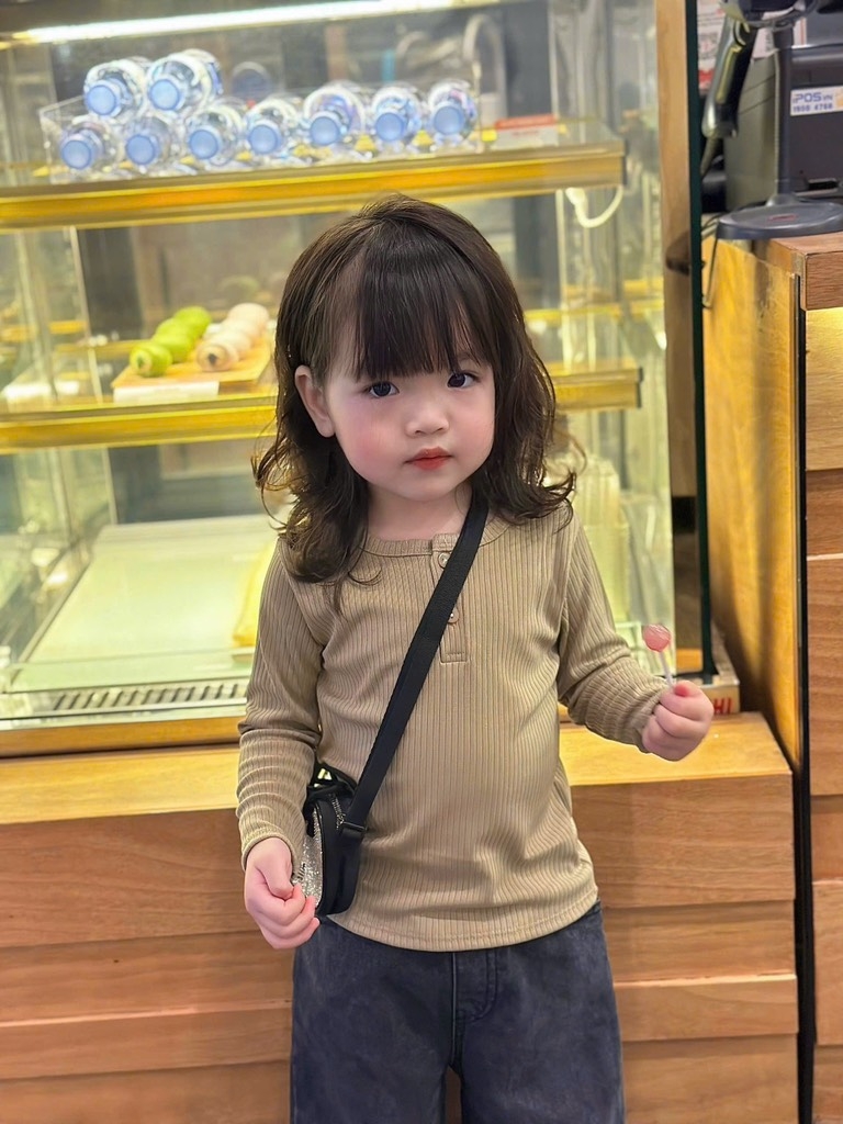 SET 2 ÁO TĂM CỔ CÚC DÀI TAY BÉ GÁI XẢ