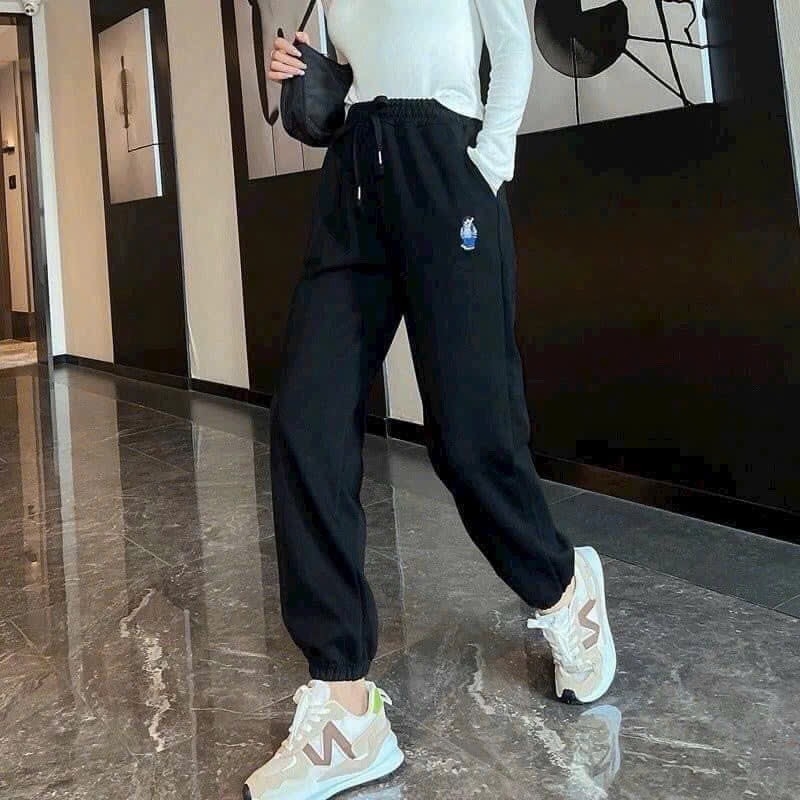 SET 2 QUẦN NỈ NỮ JOGGER THÊU GẤU WHO THU ĐÔNG SẴN