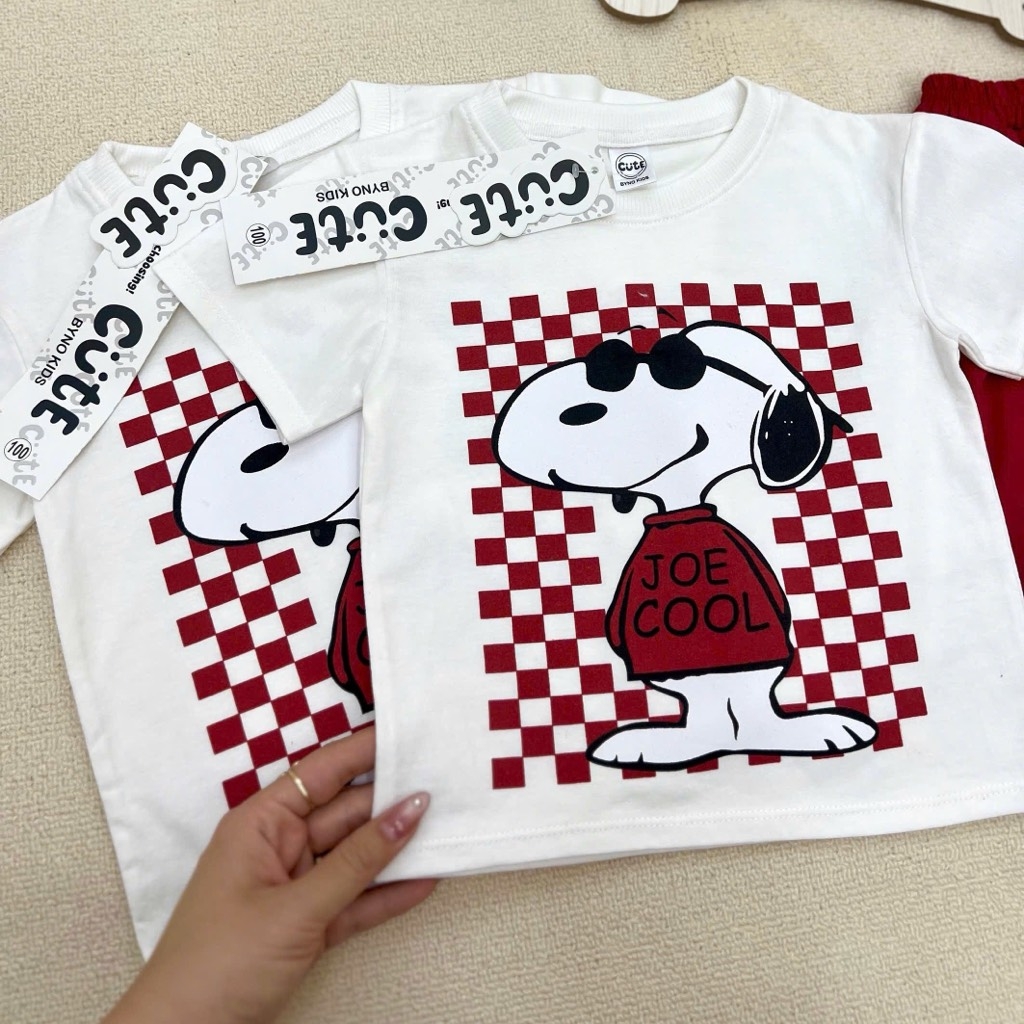 SET BỘ COTTON SNOPY JOE COOL MIX QUẦN SỌC THỂ THAO ĐỎ ĐÔ CHO BÉ TRAI SẴN