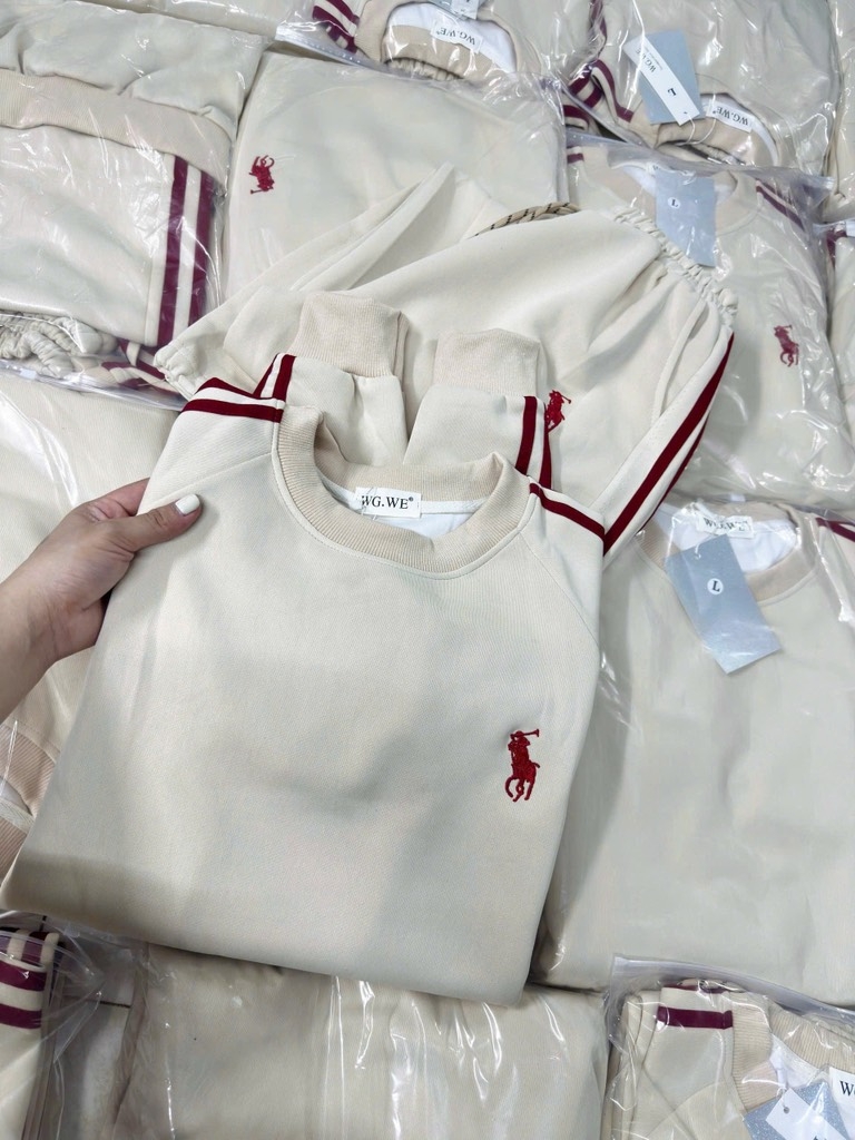 SET NỈ HAI DA KẺ ĐỎ THÊU NGỰA NỮ THU ĐÔNG
