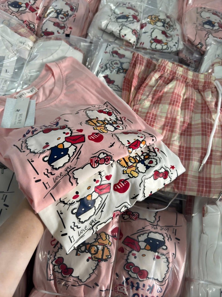 BỘ HELLO KITTY QUẦN SUÔNG KẺ NỮ SẴN