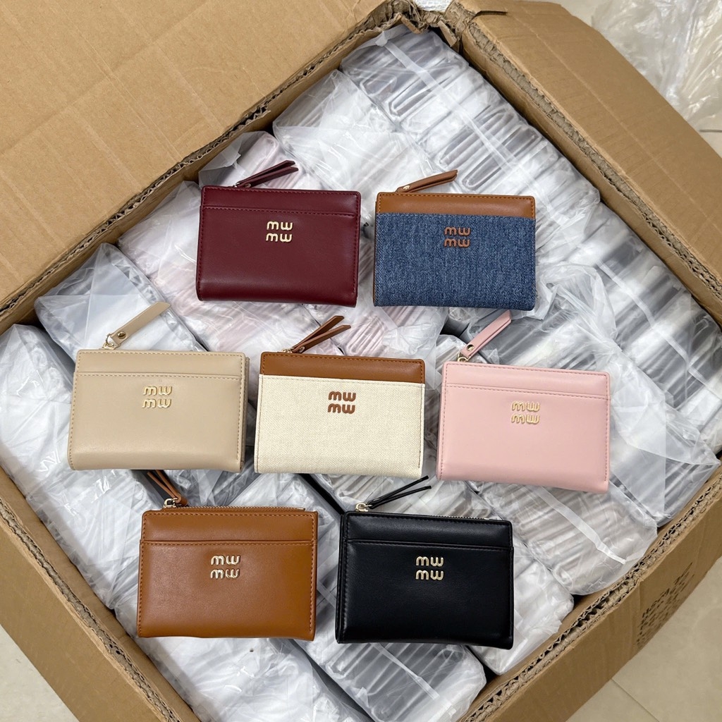 PHỤ KIỆN - VÍ CẦM TAY MIU MIU NHIỀU MÀU
