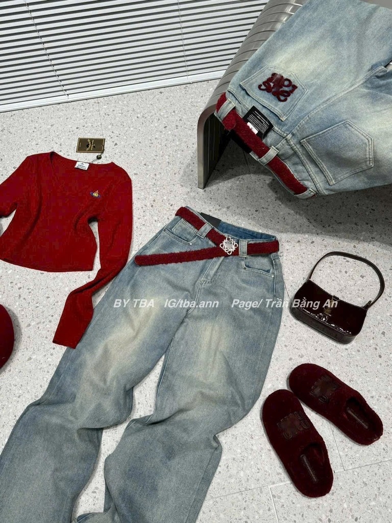 QUẦN JEAN NỮ SUÔNG PHỐI TÚI THÊU LOEWE ĐỎ SẴN (SALE 94k)