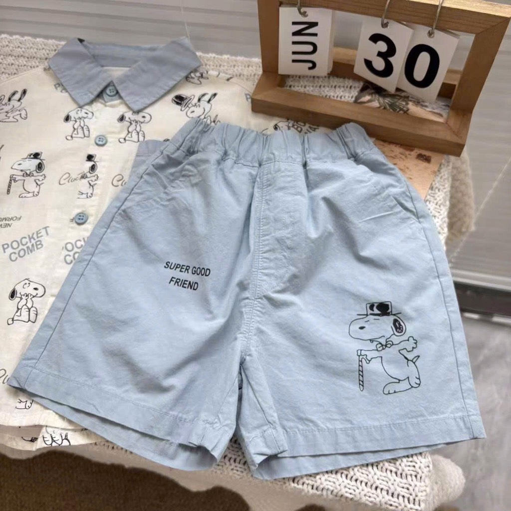 BỘ ĐŨI SƠ MI IN TRÀN CHÓ SNOOPY PHỐI QUẦN XANH BIỂN BÉ TRAI