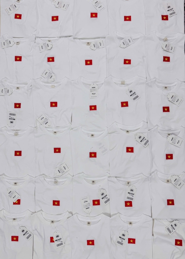 ÁO PHÔNG LOGO CỜ VN CHO BÉ TRAI GÁI