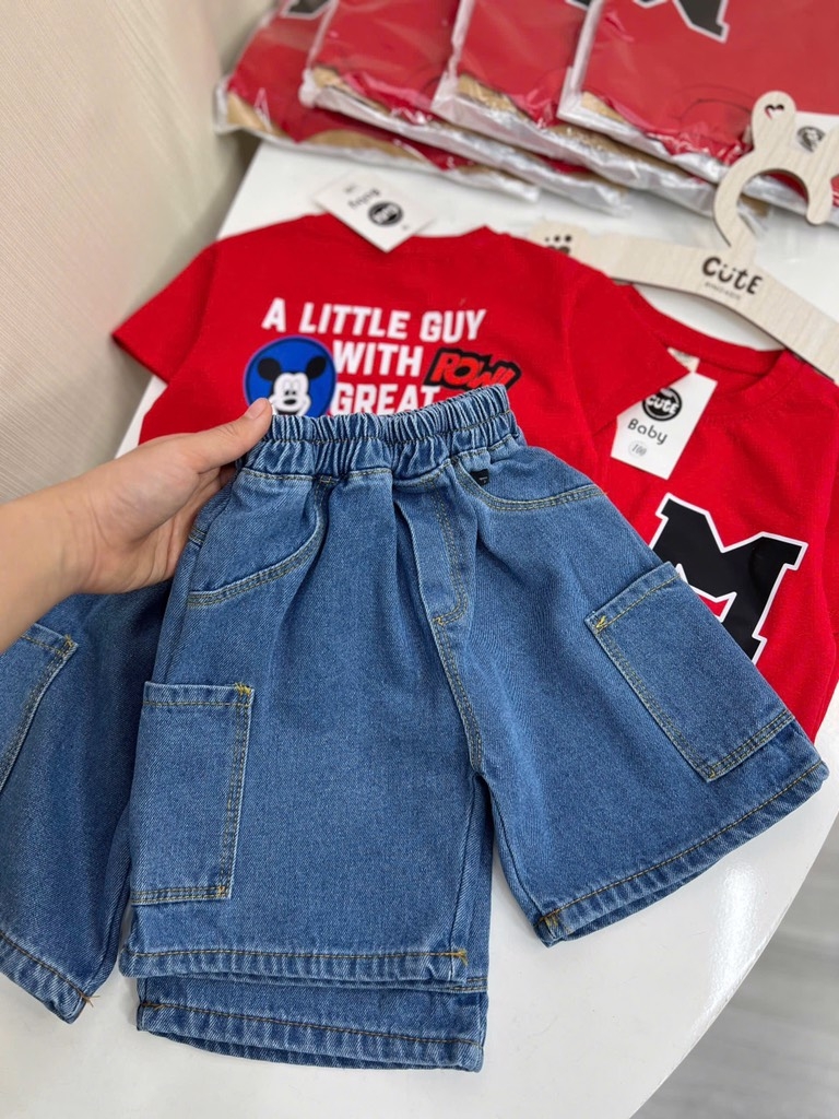 SÉT ÁO PHÔNG ĐỎ M QUẦN JEAN TÚI HỘP CHO BÉ TRAI NEW SẴN(XẢ 65k)