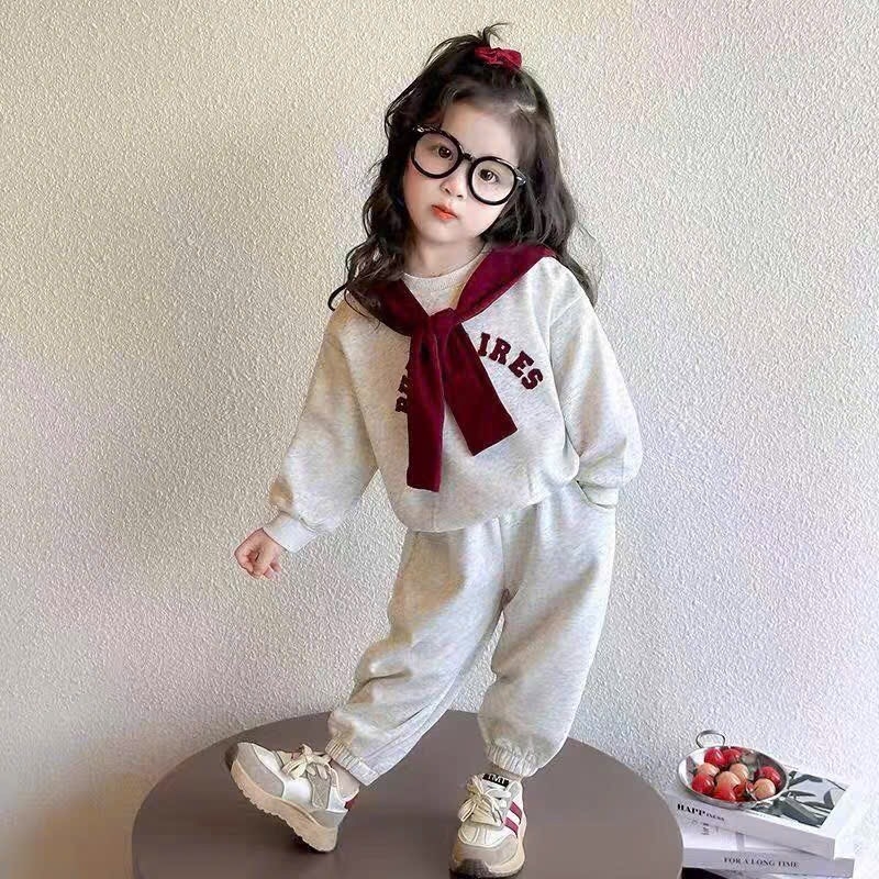 SET DÀI THỂ THAO HAI DA KÈM KHĂN BÉ GÁI