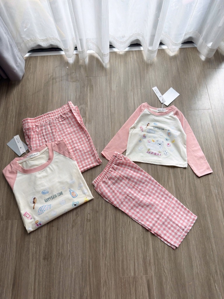 SET DÀI HAPPY BATH TIME QUẦN KẺ HỒNG MẸ VÀ BÉ SẴN