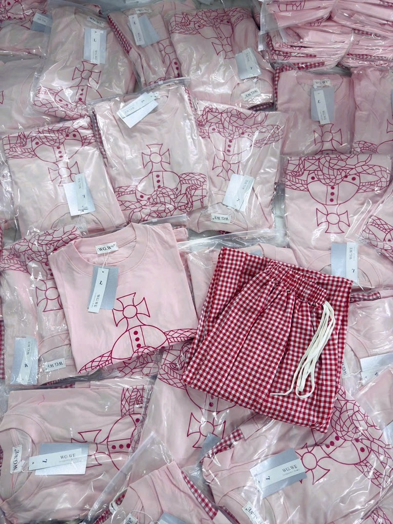 BỘ ÁO HỒNG MIX QUẦN KẺ CARO NỮ