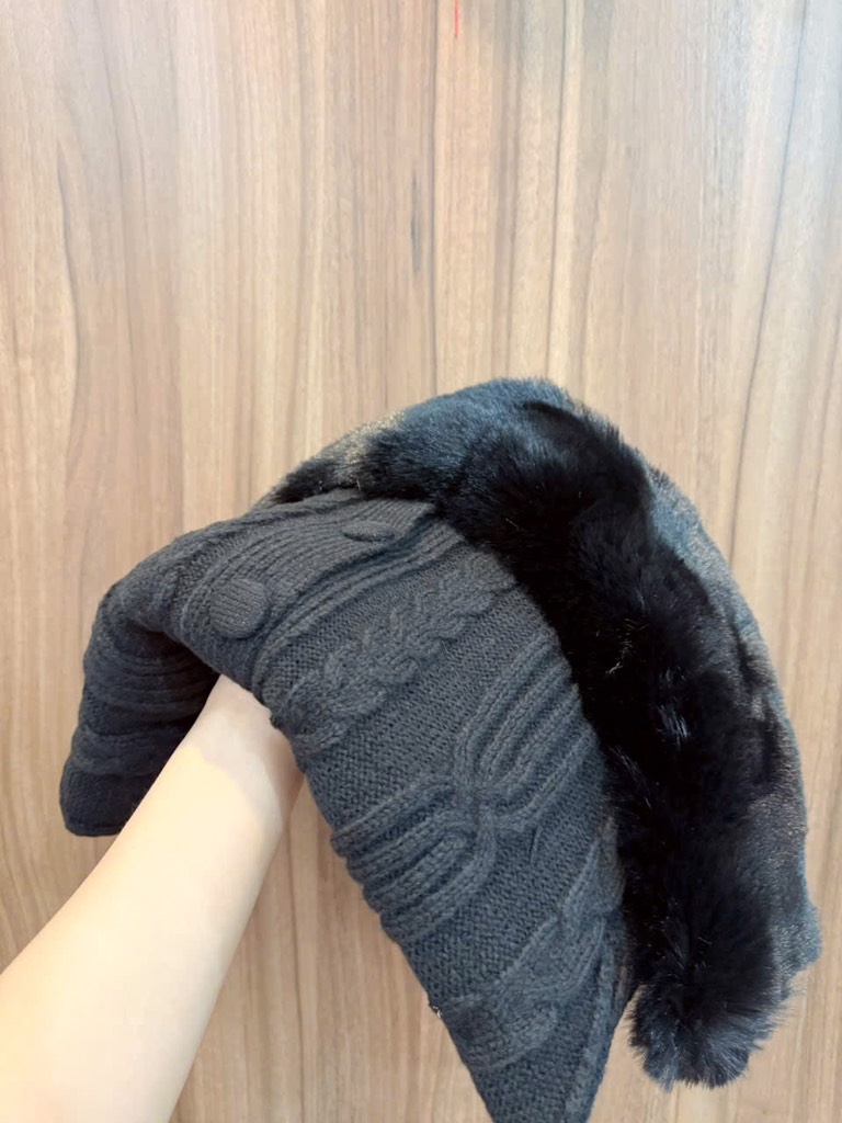 ÁO LEN QC CỔ LÔNG HOT HIT NỮ SẴN