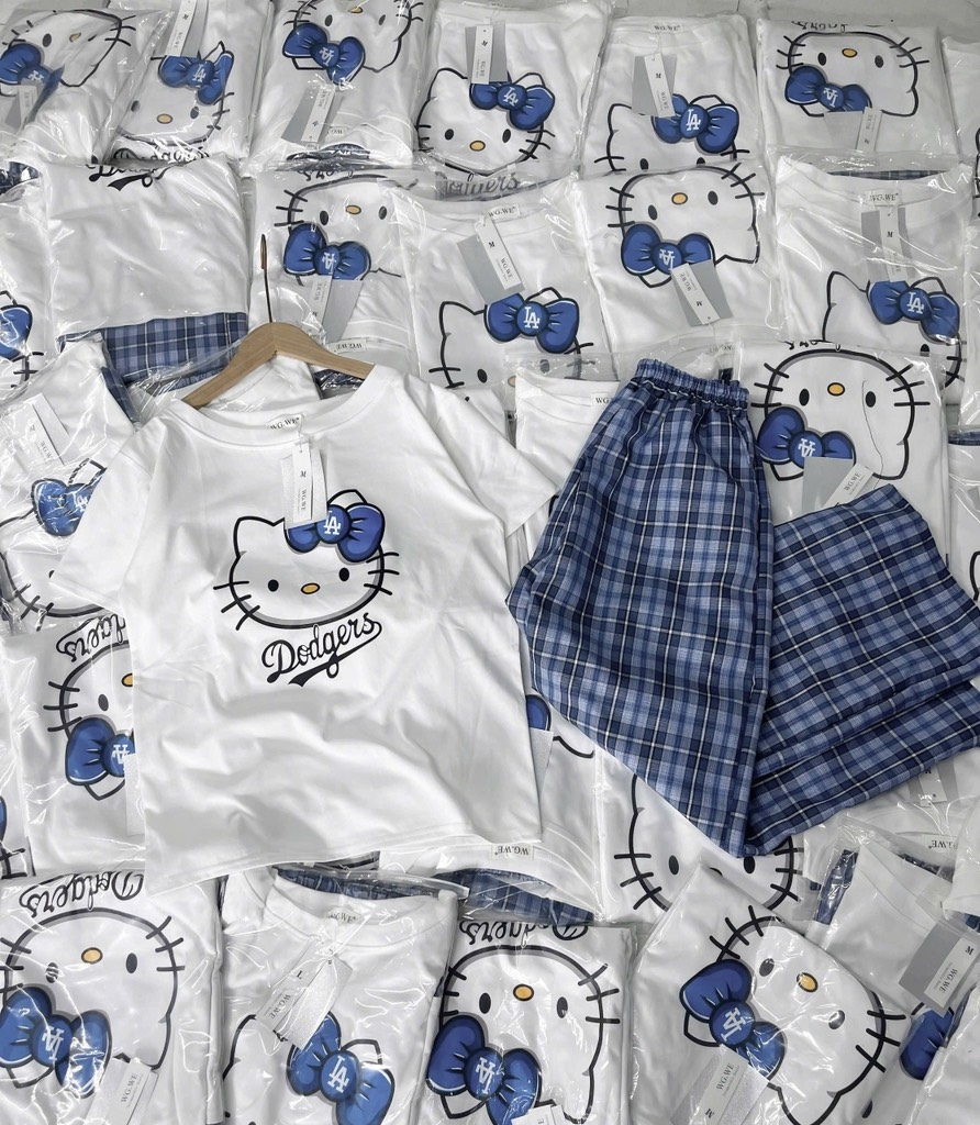 SET BỘ ÁO TRẮNG MÈO QUẦN KẺ XANH NỮ SẴN